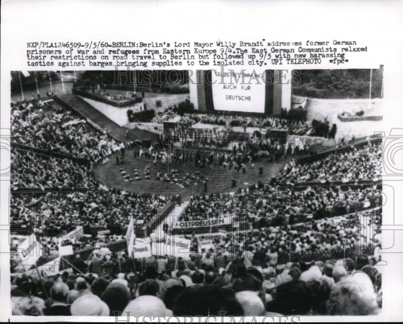Load image into Gallery viewer, 1960 Press Photo Berlin's Lord Mayor Willy Brant gives speech
