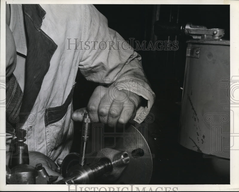 Load image into Gallery viewer, 1941 Press Photo Shop class at West Tech HS in Cleveland Ohio
