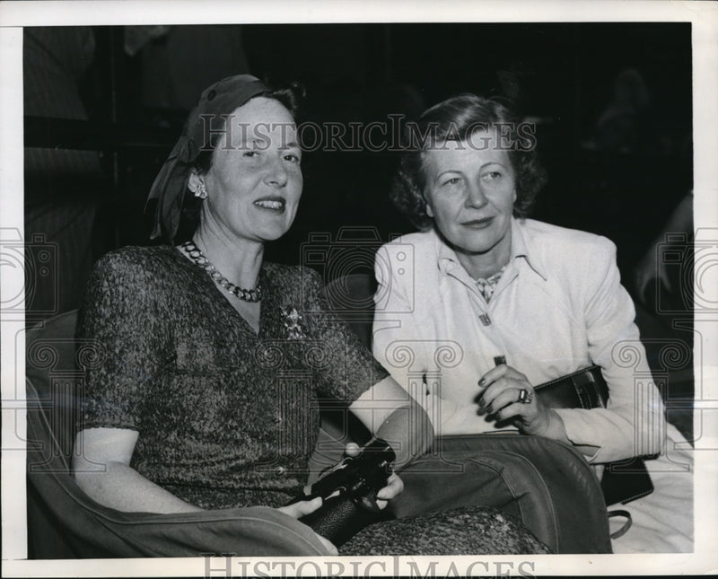 Load image into Gallery viewer, 1948 Press Photo Hialeah, FLA Mrs. Robert J. Kleberg Mrs John C. Clark

