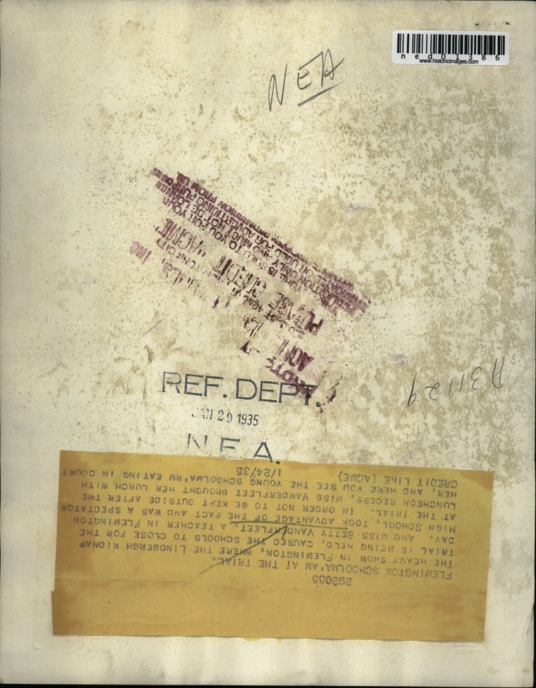 1935 Press Photo Teacher Betty Vanderfleet spectator at trial in Flemington