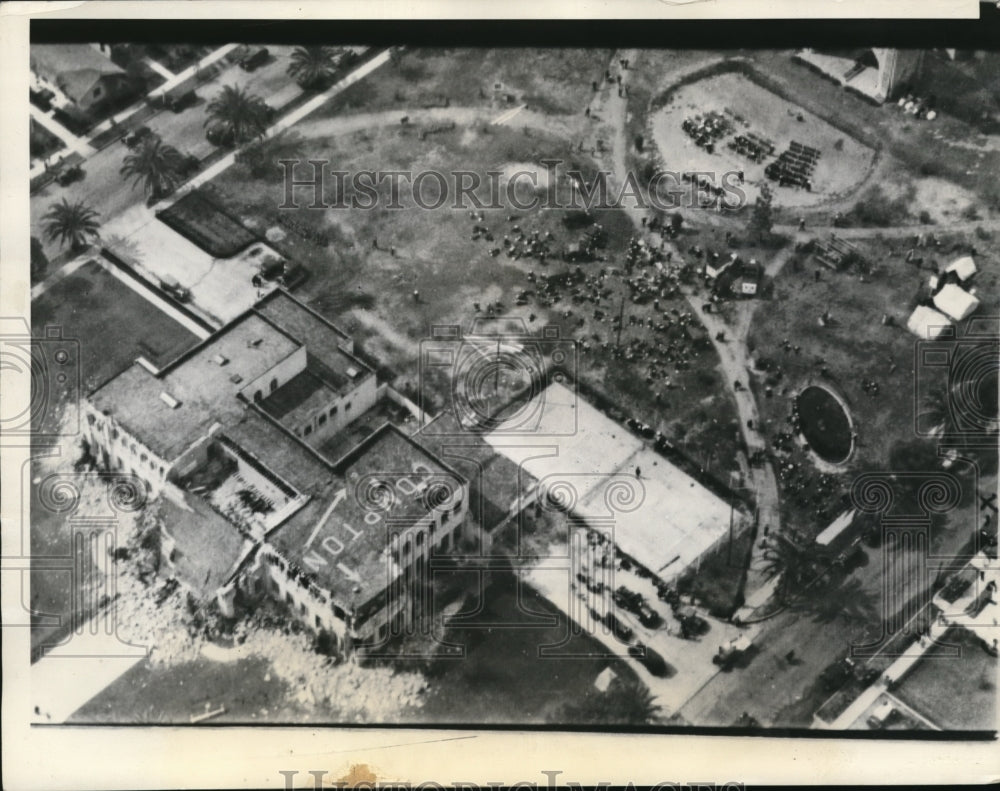 1933 Press Photo Air view of Compton Ca shows city hall wrecked by earthquakes