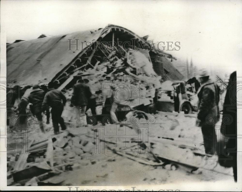 1933 Press Photo Compton Ca 13 people believed to be buried in wreckage