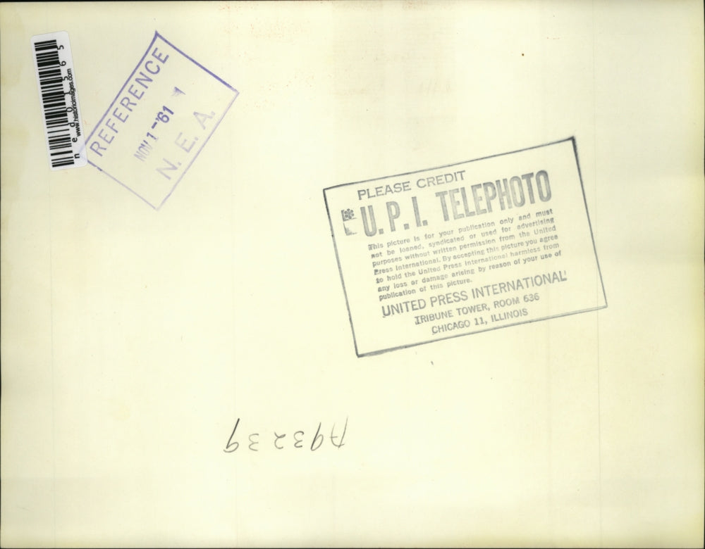 1961 Press Photo J. Moise is no match with the owner of the shop he tries to rob