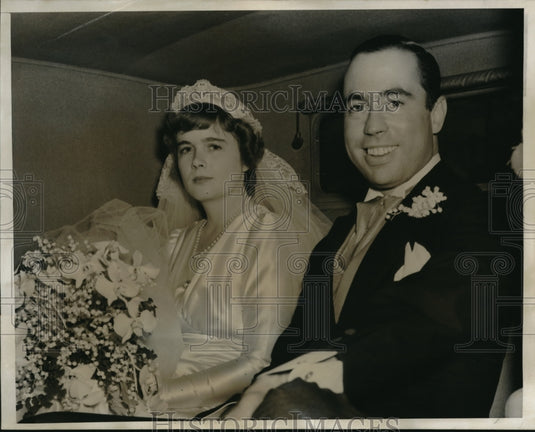 1939 Press Photo A shot to the newly wedded couple, Mr. and Mrs. Philip Holden