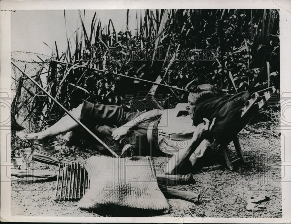 1937 Press Photo London Disciple of Isaac Walton at Rye HOuse on the river Lea