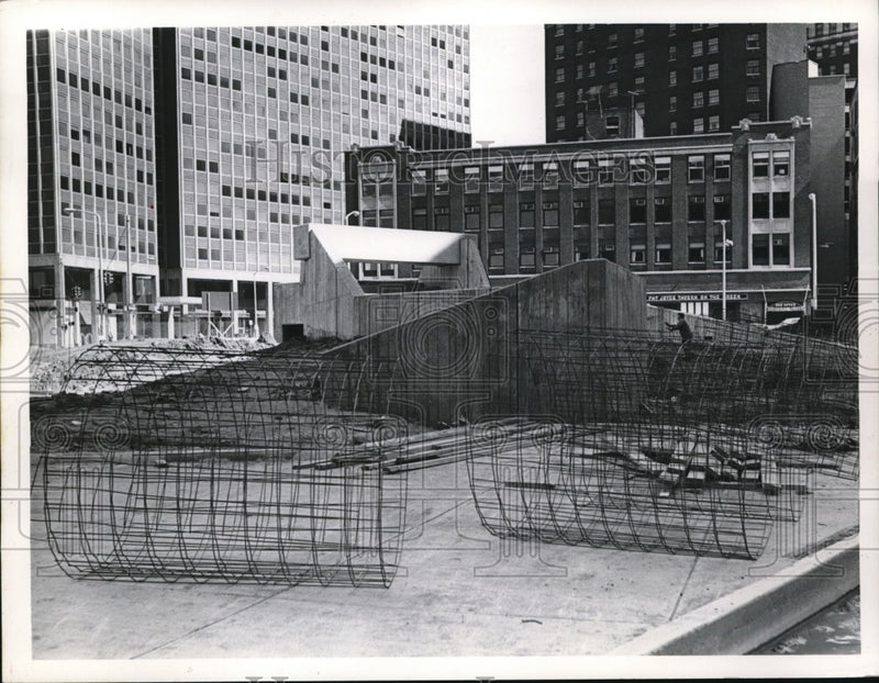 Load image into Gallery viewer, 1972 Press Photo Mini park under construction at E 12th and Chester Ave
