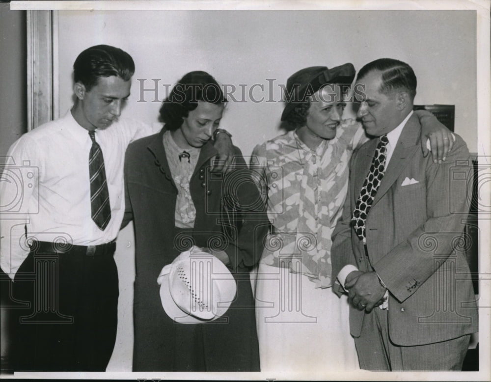 1937 Press Photo John Regan and wife Lydia Regan with Mr. and Mrs. Otto Horst