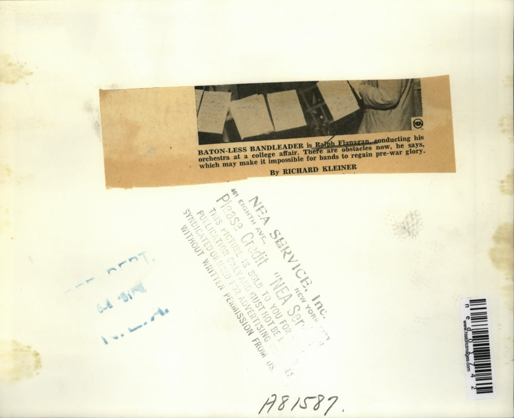 1951 Press Photo Ralph Flanaghan conduct orchestra at college affair