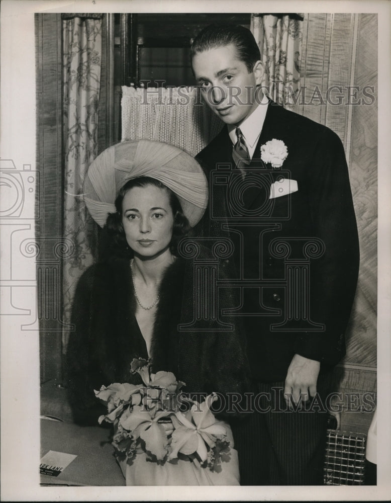 Load image into Gallery viewer, 1938 Press Photo Ernst Lehman and his bride
