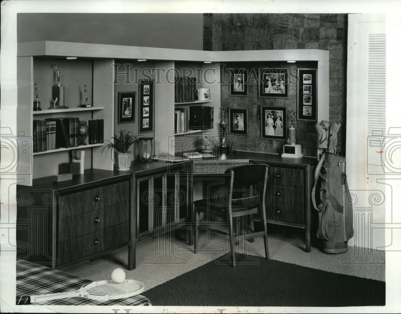 Load image into Gallery viewer, 1966 Press Photo Young Family collection of furniture by Basic

