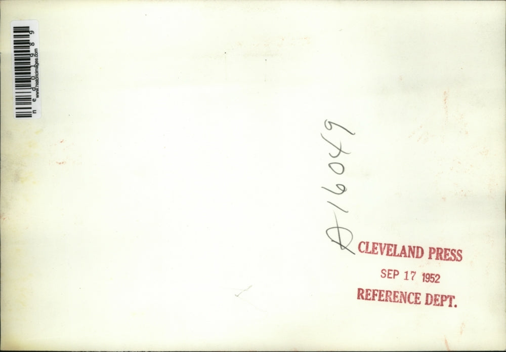 1952 Press Photo Gary Ind school children wait passing of Eisenhower Train