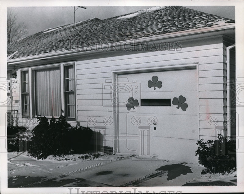 Load image into Gallery viewer, Press Photo Shamrocks on Garage of Bernie Mullen Home Warrensville Heights Ohio
