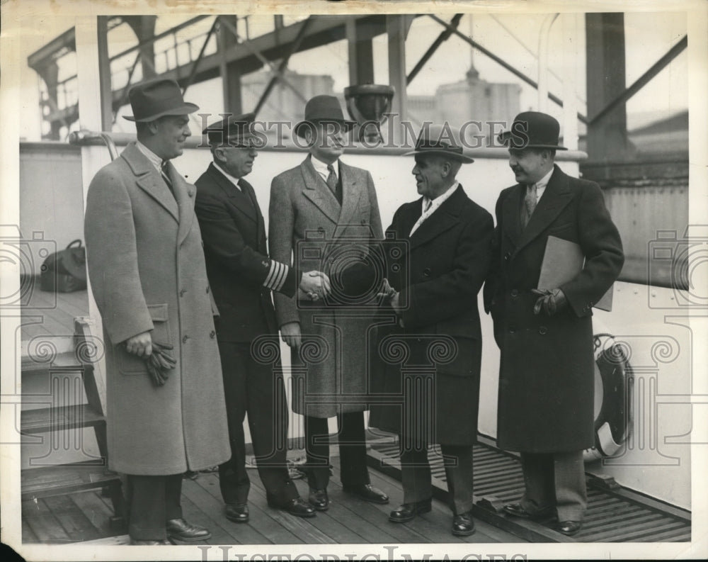 1932 Press Photo The ship trial run witnessed by John Chapman and Alfred Lynch