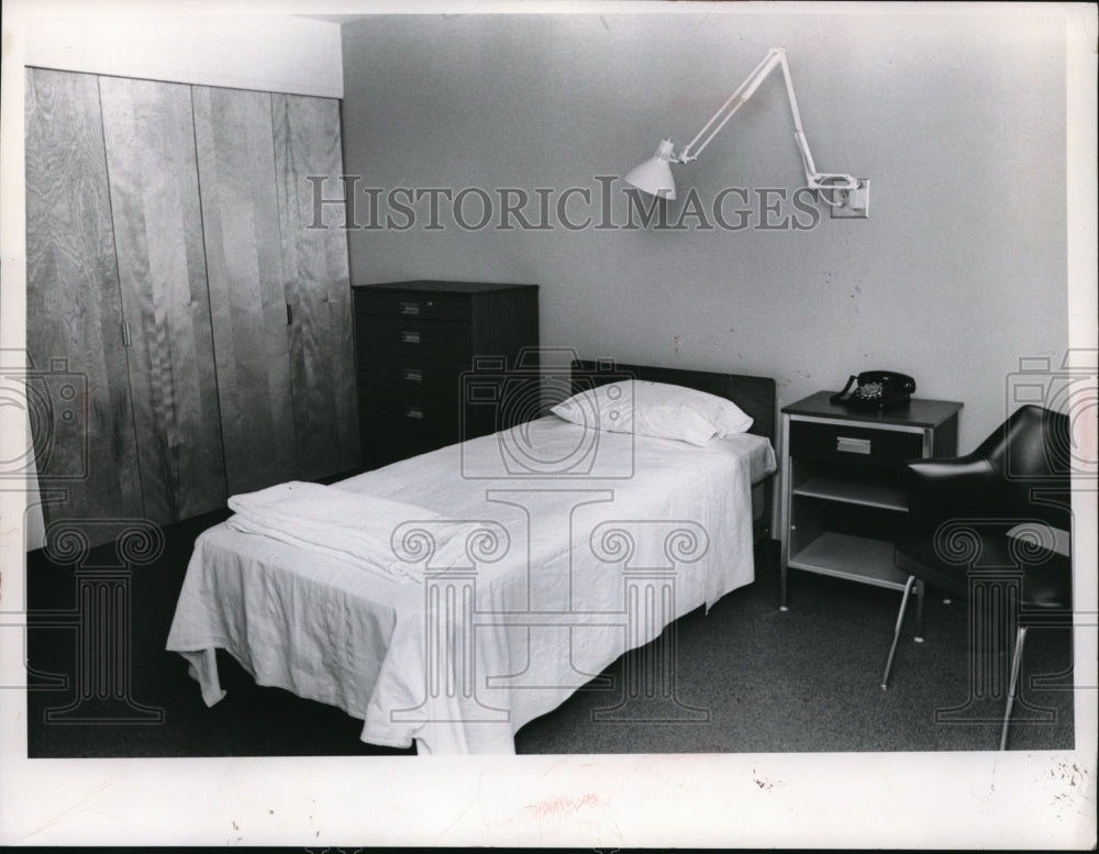 1968 Press Photo Bedroom of the Home Staff Dormitory at Mt. Sinai - ned02030