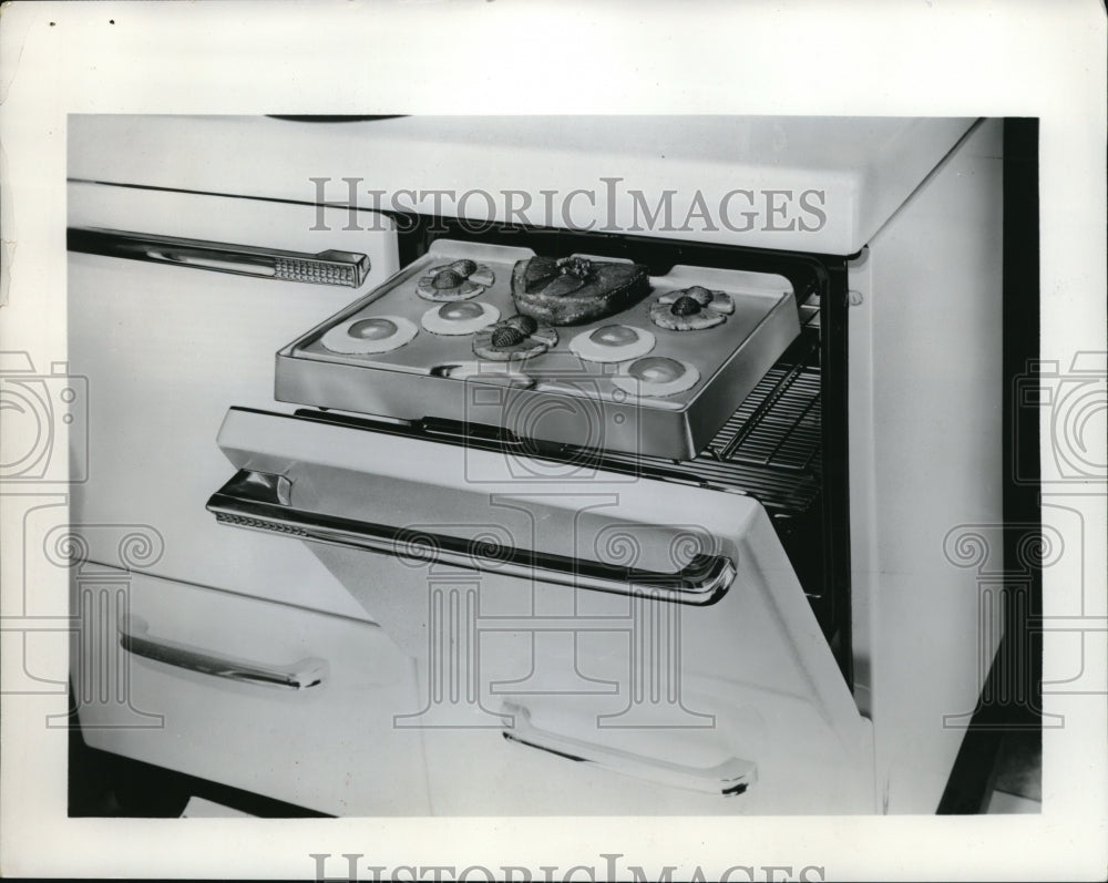 1952 Press Photo Built In Jiffy Griddle of Philco Electric Range