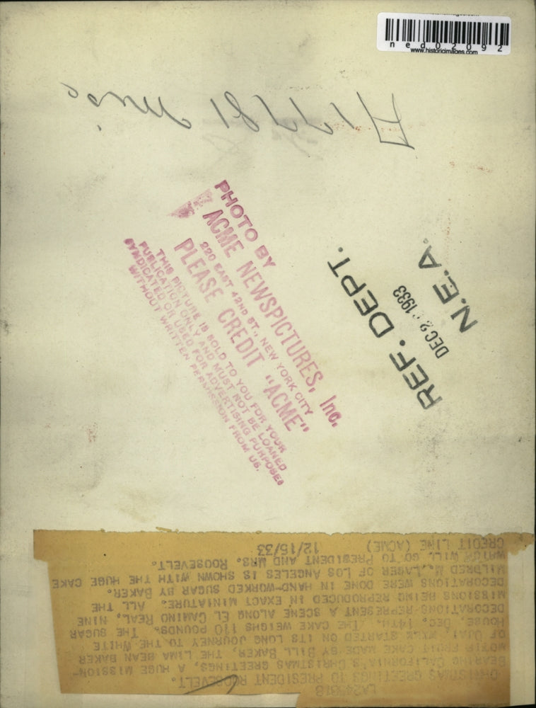 1933 Press Photo Mildred Lager with huge cake by Bill Baker to Pres Roosevelt