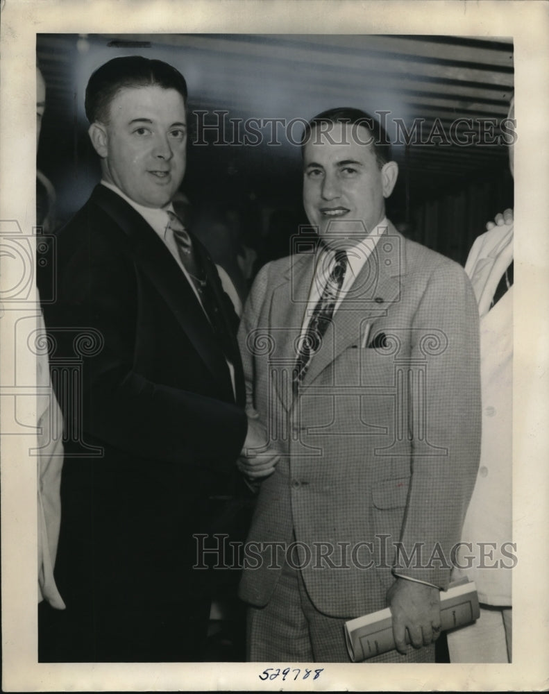 Load image into Gallery viewer, 1939 Press Photo Mayor Edwards of Laig Beach in New York with Alerie Dooley

