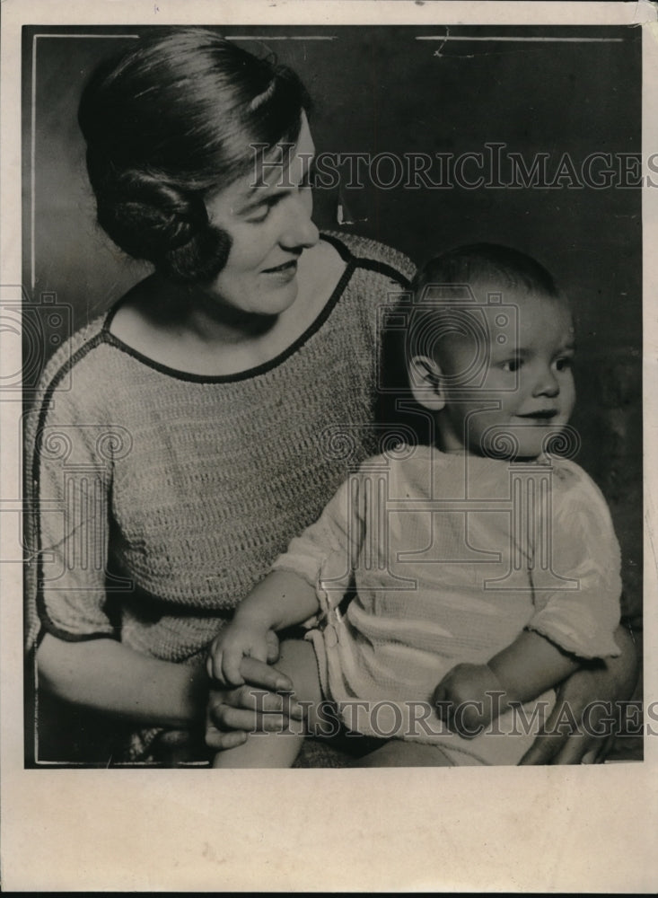 1936 Press Photo The Lady Amprhill and G. Russell after the first trial