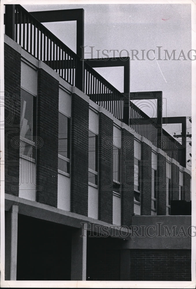 1964 Press Photo The redeveloped shopping center at Chagrin Boulevard Shaker Hts