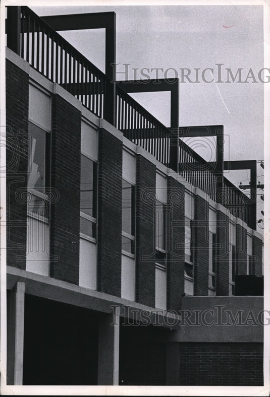 1964 Press Photo The redeveloped shopping center at Chagrin Boulevard Shaker Hts