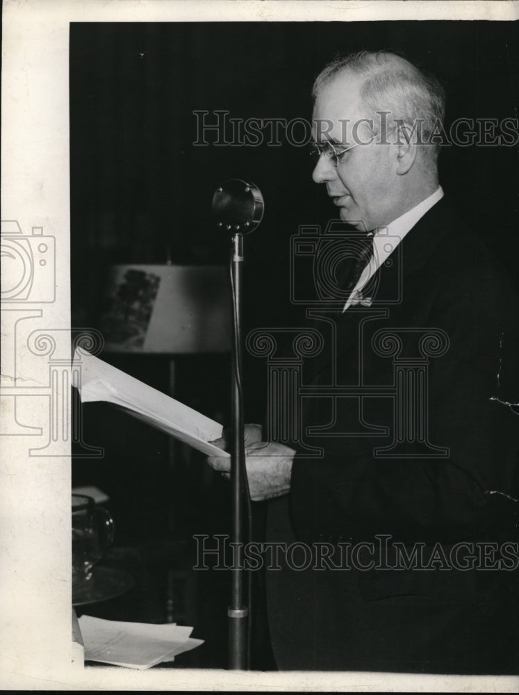 1937 Press Photo Phil Murray delivering a speech