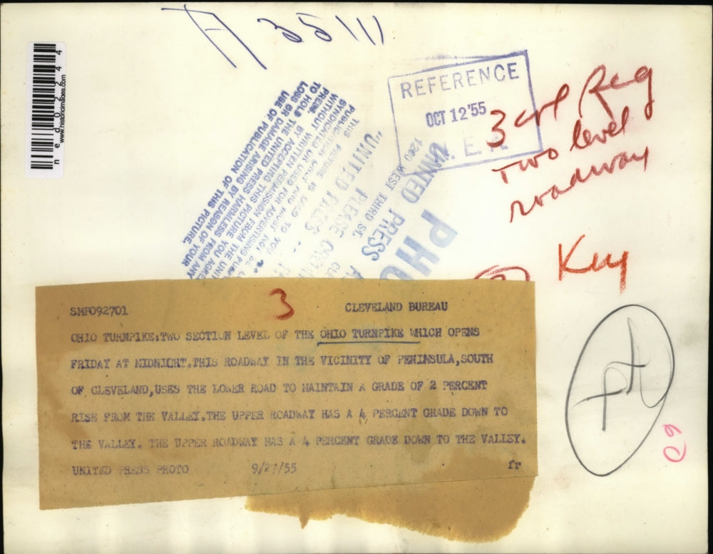 1955 Press Photo Two section level of the Ohio Turnpike.