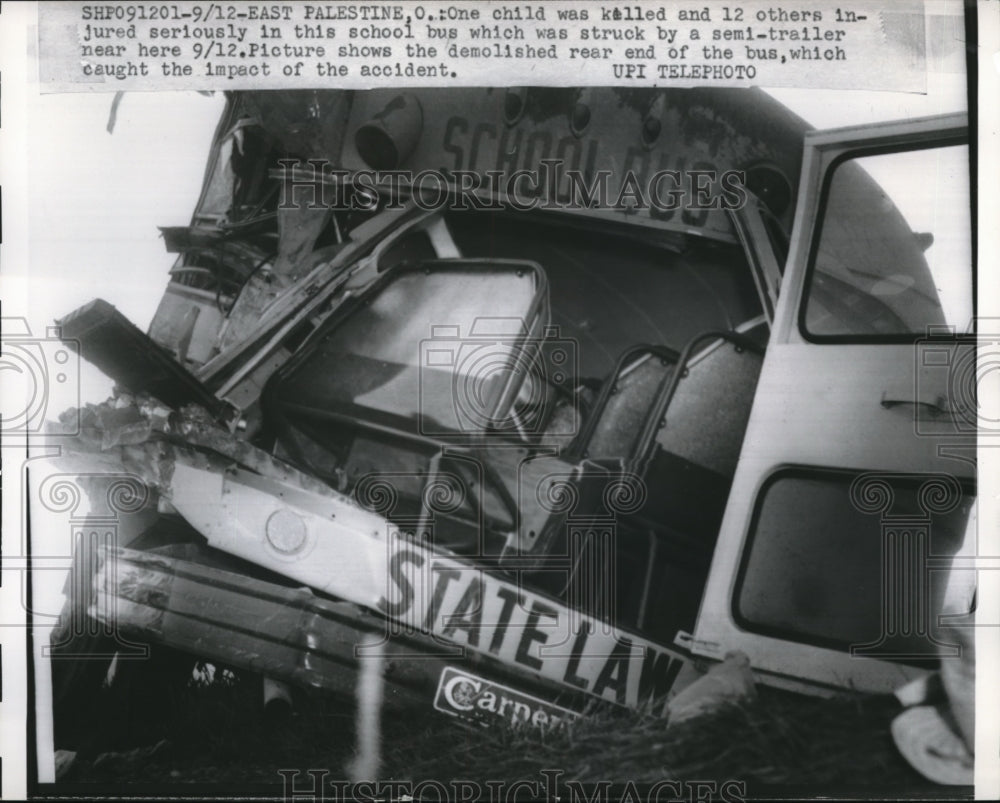1958 Press Photo The demolished rear end of the bus, which caught the impact.