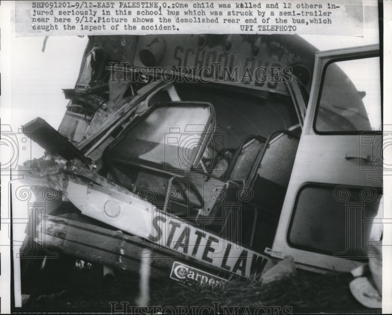 Load image into Gallery viewer, 1958 Press Photo The demolished rear end of the bus, which caught the impact.
