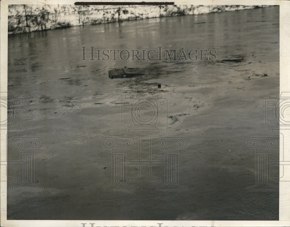 1936 Press Photo House sweeping down river past Sleubenville