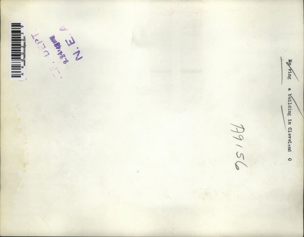 1948 Press Photo Workers demolis abuilding in Cleveland Ohio