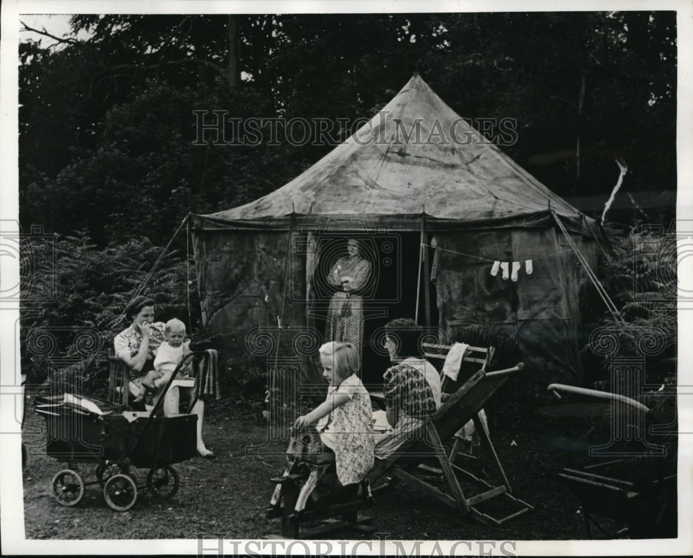 1941 Press Photo Bristol England Duchess of Beaufort's estate now Hinnegar camp