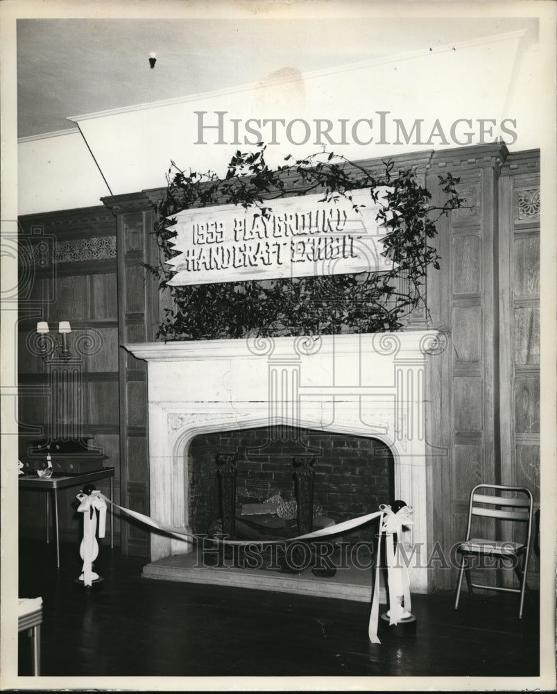1959 Press Photo Craft carnival display at Oak room in Cleveland Ohio