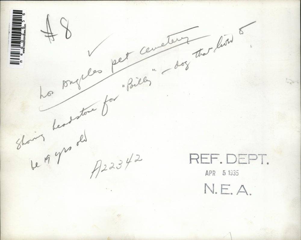 1935 Press Photo LA Calif pet cemetery headstone of Billy owned by JA Hart's