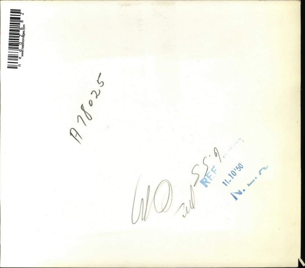 1950 Press Photo San Pedro Calif Latvian refugees J Paltin,E Karulis on their sl