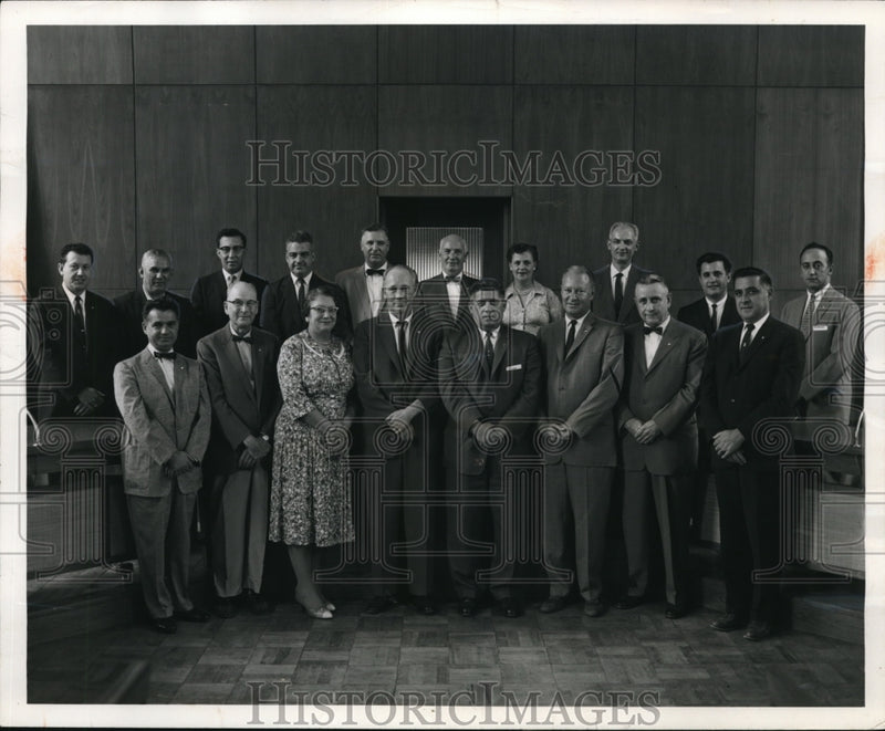 Load image into Gallery viewer, 1961 Press Photo M. Zaderecky is a subscriber of the Gold Heart subscribers
