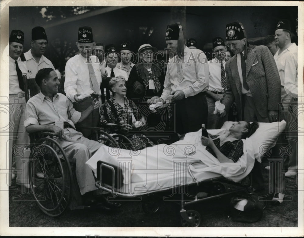1940 Press Photo R. Zimmerman and F. Scheneider with Buehler and Skinner