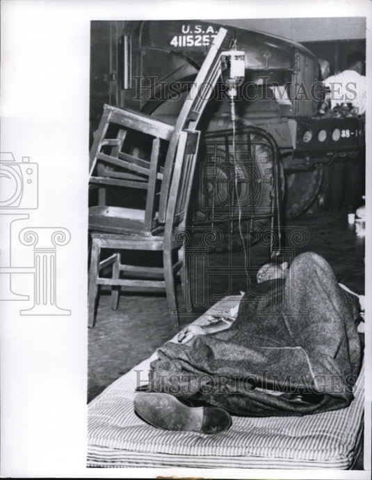 1969 Press Photo Angola Ind stricken man with food poisoning at Miles Lab picnic