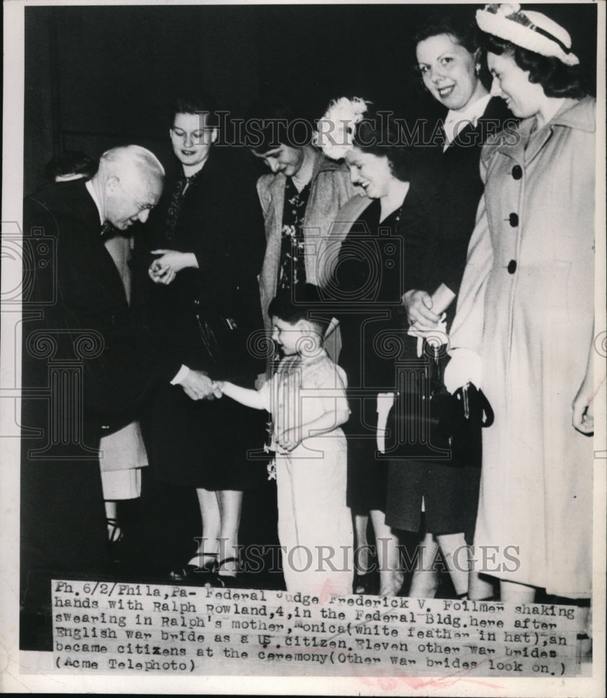 1949 Press Photo Philadelphia Pa Judge Frederick V Follmar with Ralph Rowland