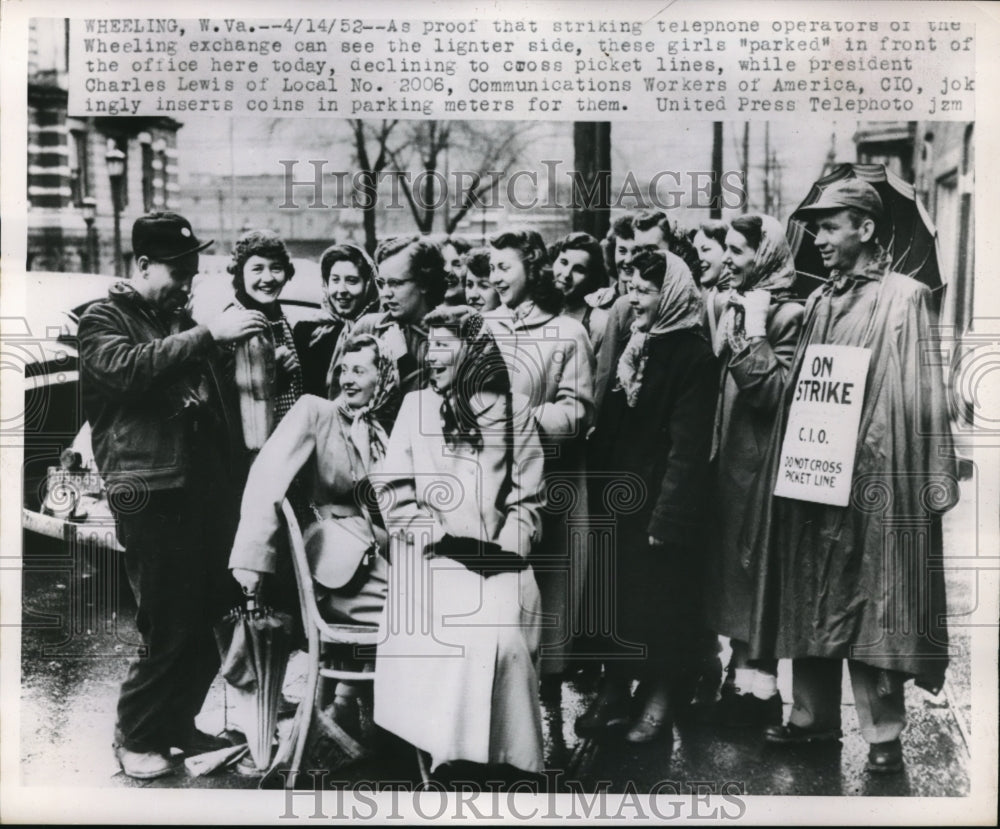 1952 Press Photo Girls parked in front of office for Telephone operators strike