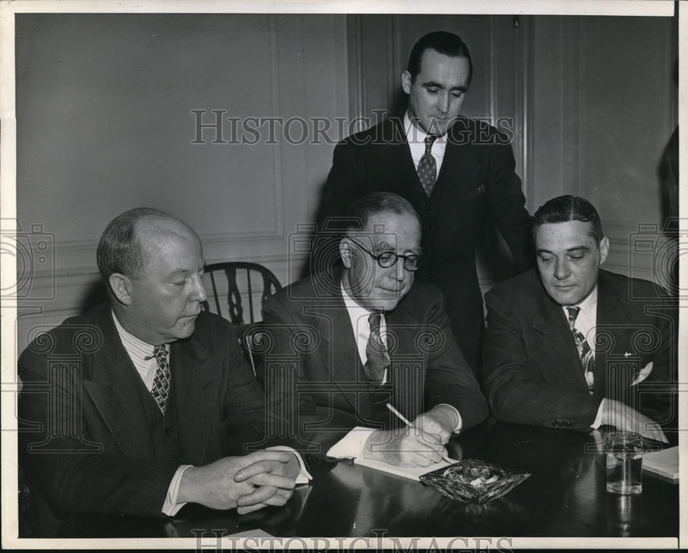1946 Press Photo James Lafferty, Schwellenbach, Ernest Weaver & Joseph Bierne