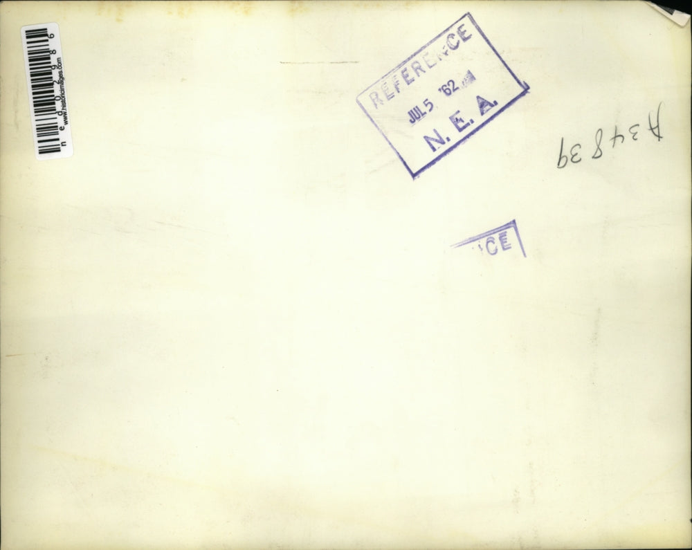 1962 Press Photo Chicago IL, Used clothing for sale after washdays!