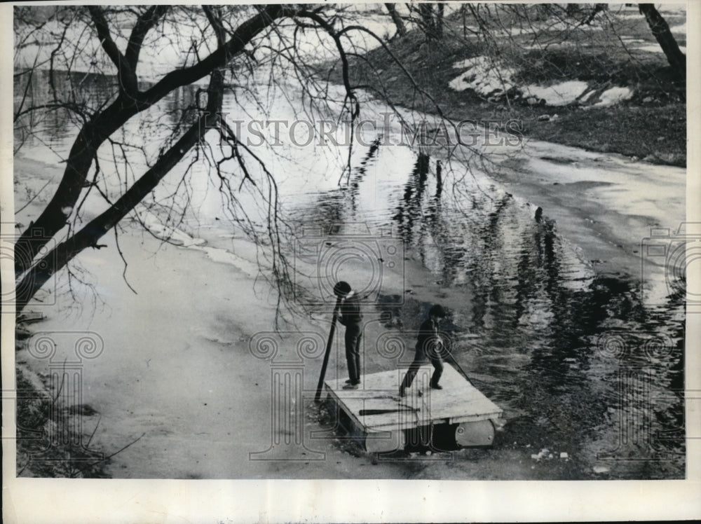 1969 Press Photo Larry and Richard Liebnow at the Rock River