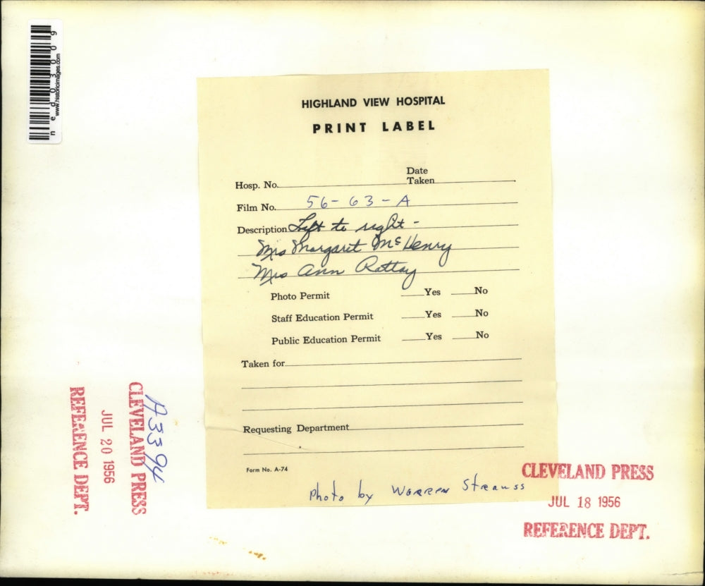 1956 Press Photo Mrs Margaret McHenry and Mrs Ann Rattay At Highland View Hosp