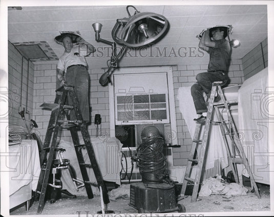 Press Photo Lakewood Hospital remodeling emergency room ward