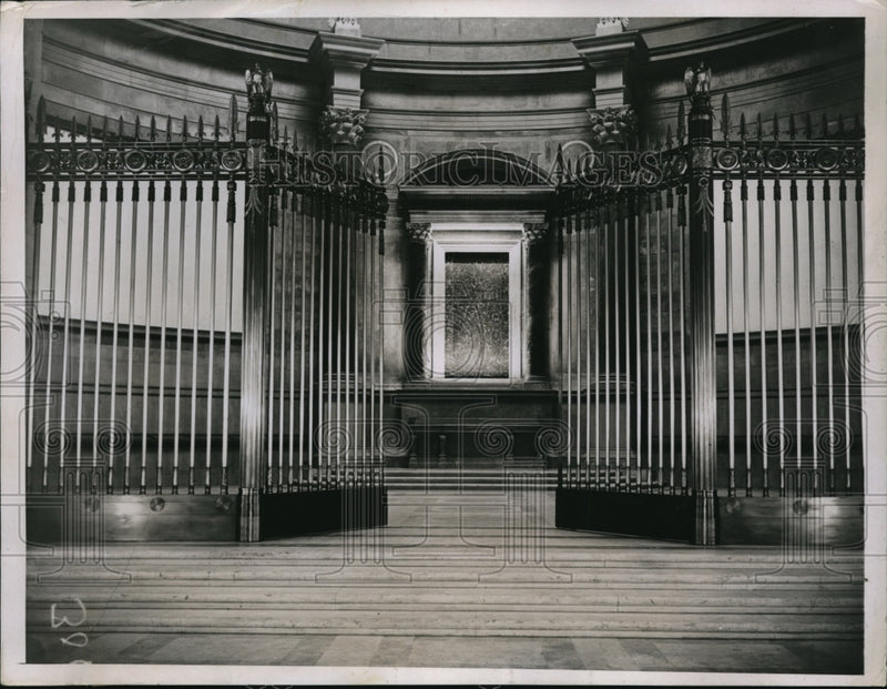Load image into Gallery viewer, 1935 Press Photo Shrine Room in National Archives Building in Washington DC
