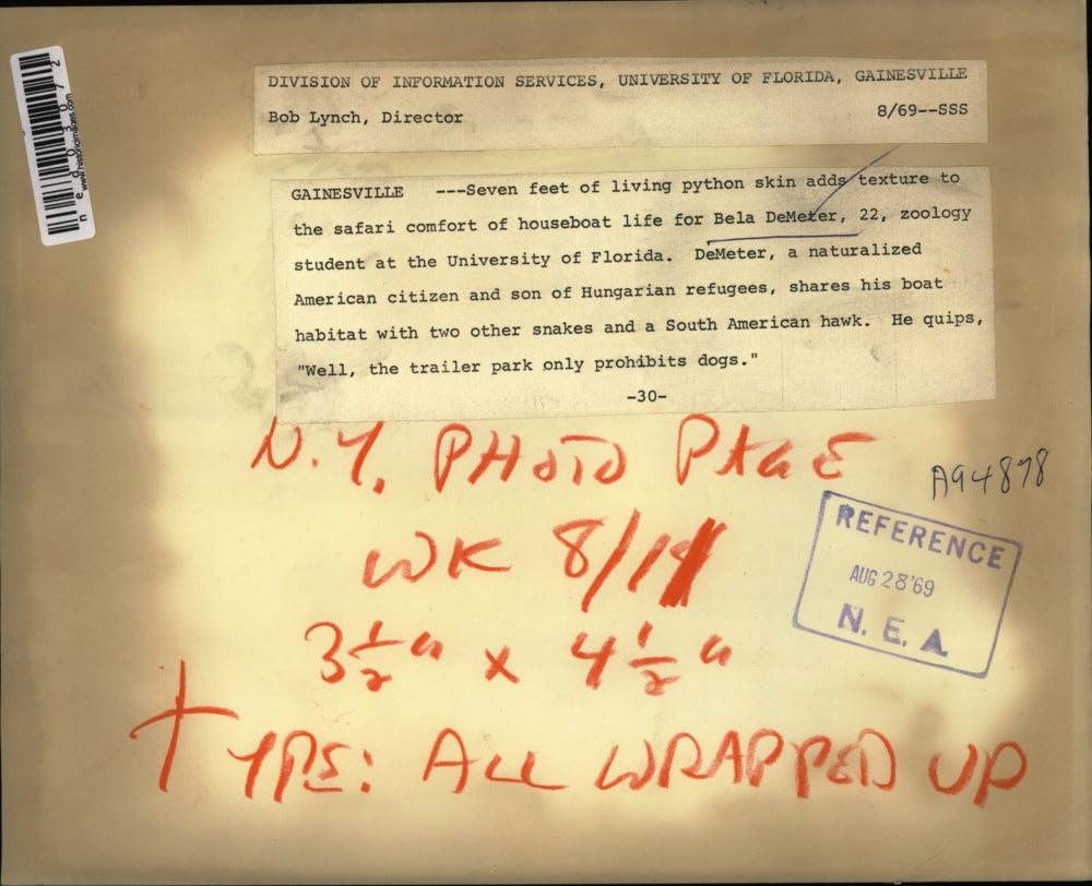 1969 Press Photo Bela DeMeter and his seven foot python