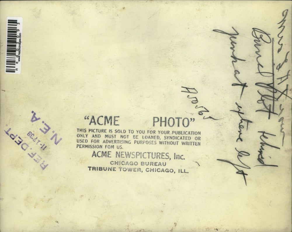 1938 Press Photo Mrs Trow's garden where body was buried under junk