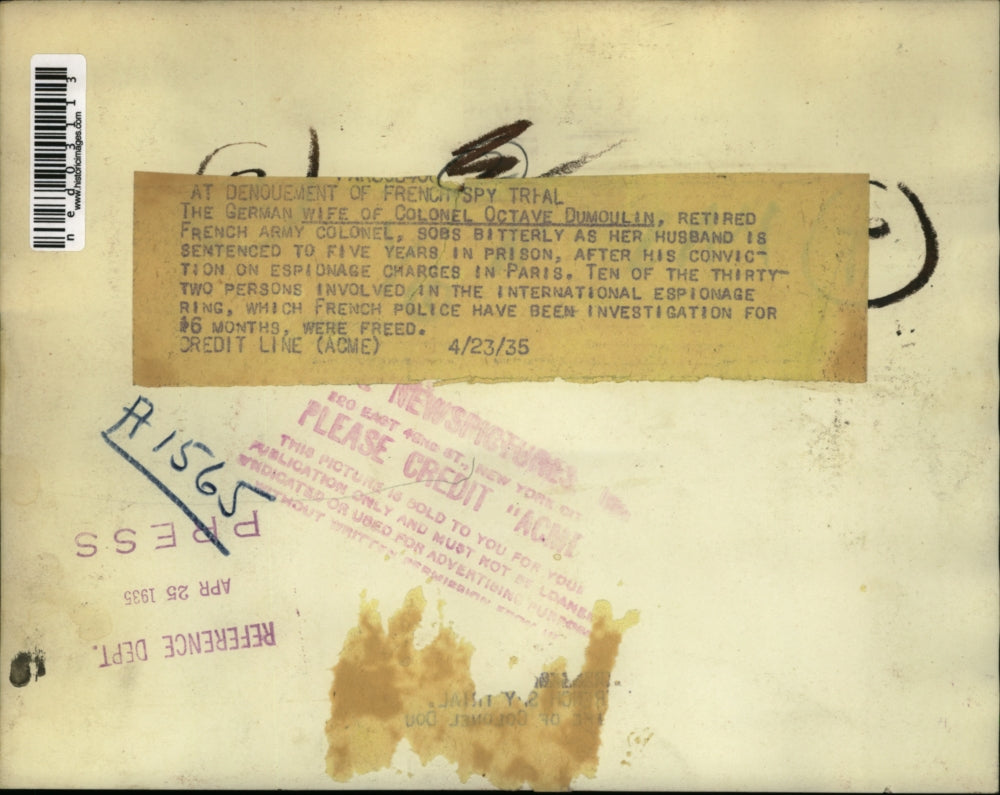 1935 Press Photo German wife of Col Octave Dumoulin as French husband sentenced