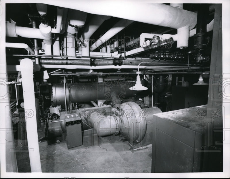 Load image into Gallery viewer, 1962 Press Photo The air conditioning compressor at Wearn Research Building
