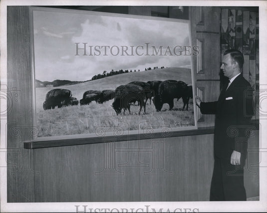 1956 Press Photo Ernest Gray is in charge of Hannah Pavilion - Historic Images